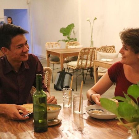 Sacred Lotus - Vegan Cafe X Hostel Phnom Penh Dış mekan fotoğraf
